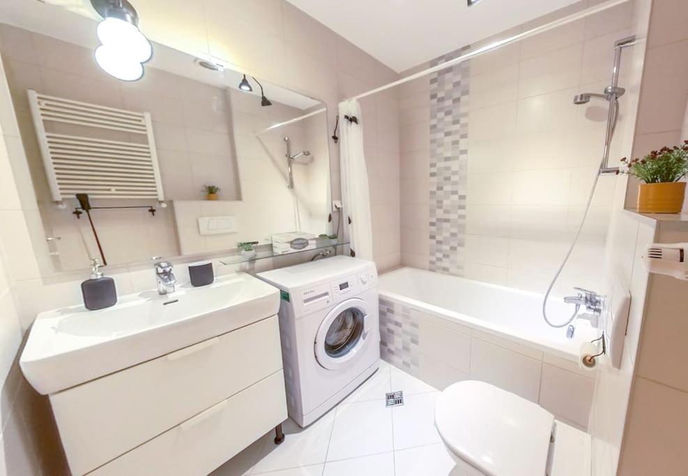 Old Town Spacious Apartment Βουκουρέστι Εξωτερικό φωτογραφία