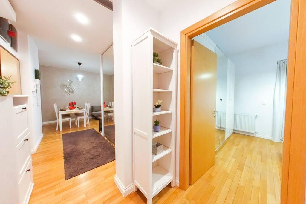 Old Town Spacious Apartment Βουκουρέστι Εξωτερικό φωτογραφία